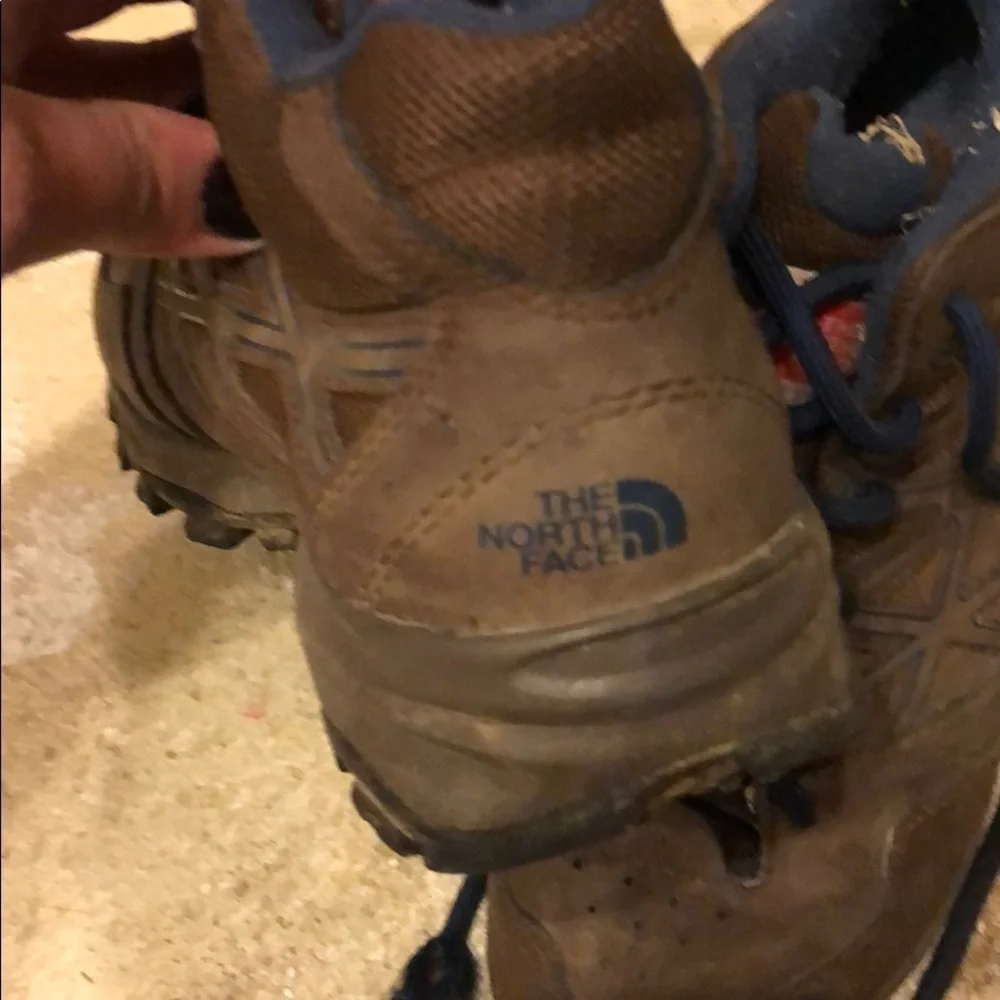 North face hedgehog jr. hiking shoes 🥾 3.5